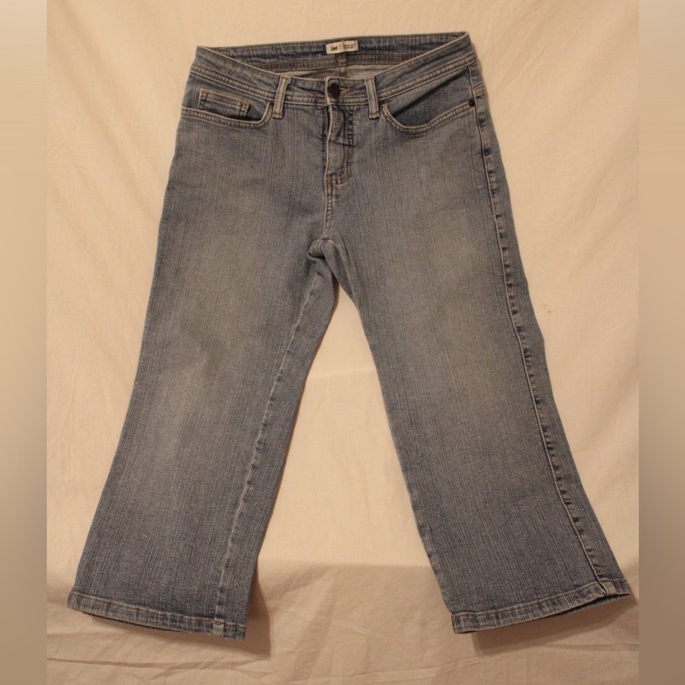 Lee Women's Light Wash Capri denim blue Jeans Size 4 petite